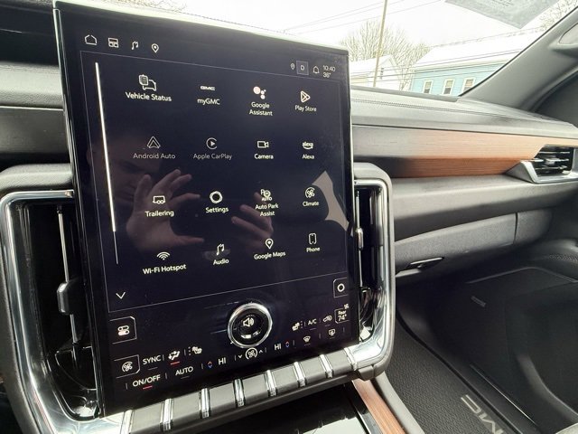 Used 2025 GMC Yukon Denali image 14