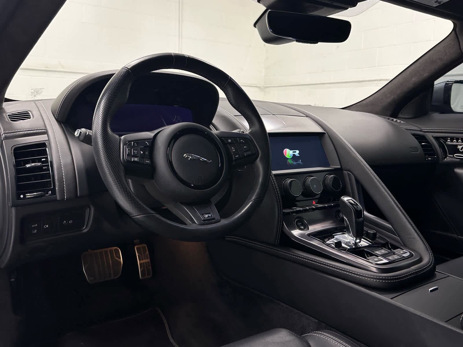 Used 2024 Jaguar F-TYPE R image 17