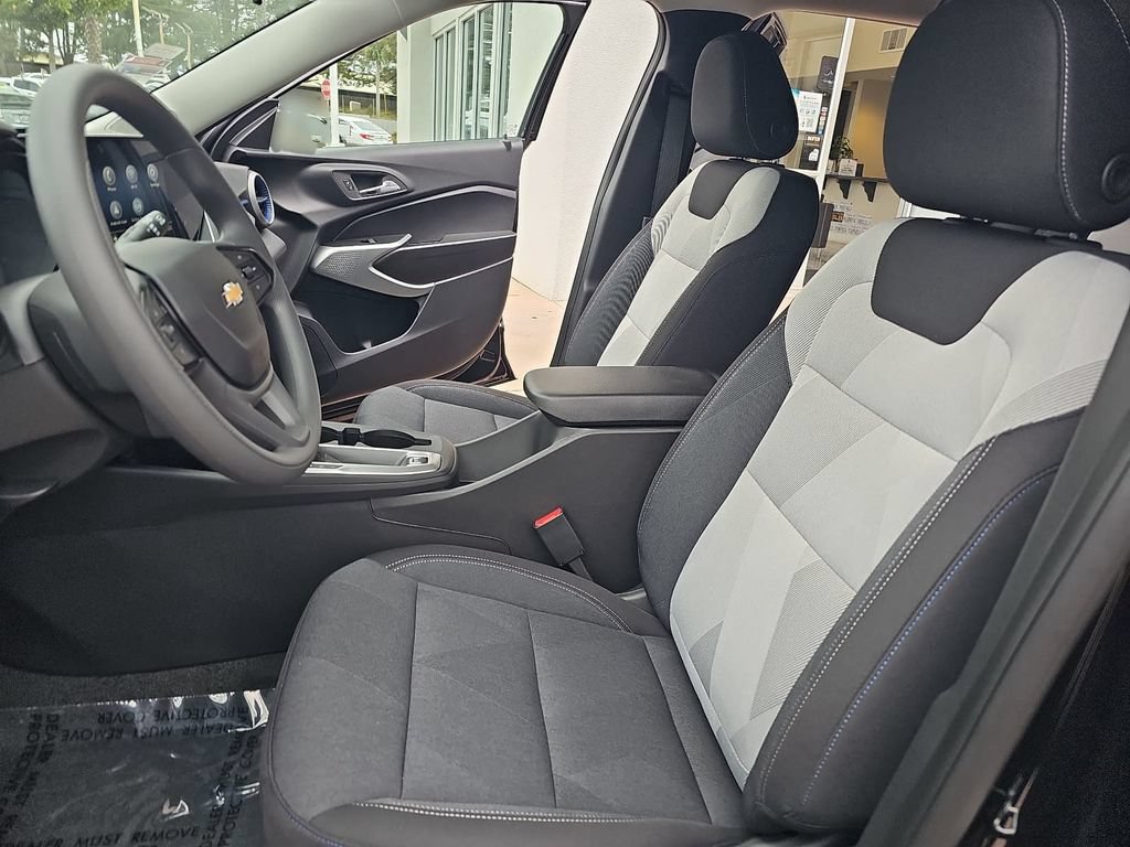 New 2026 Chevrolet Trax LS w/ LS Convenience Package FWD image 14
