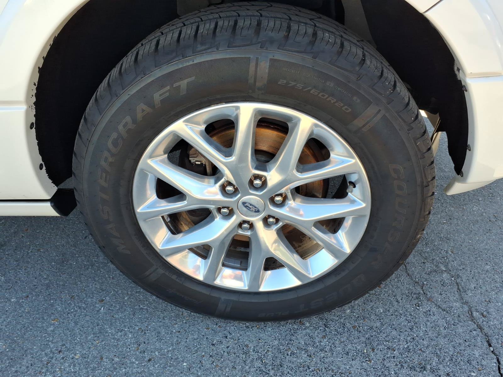 Used 2016 Ford Expedition Limited w/ Equipment Group 301A RWD image 7