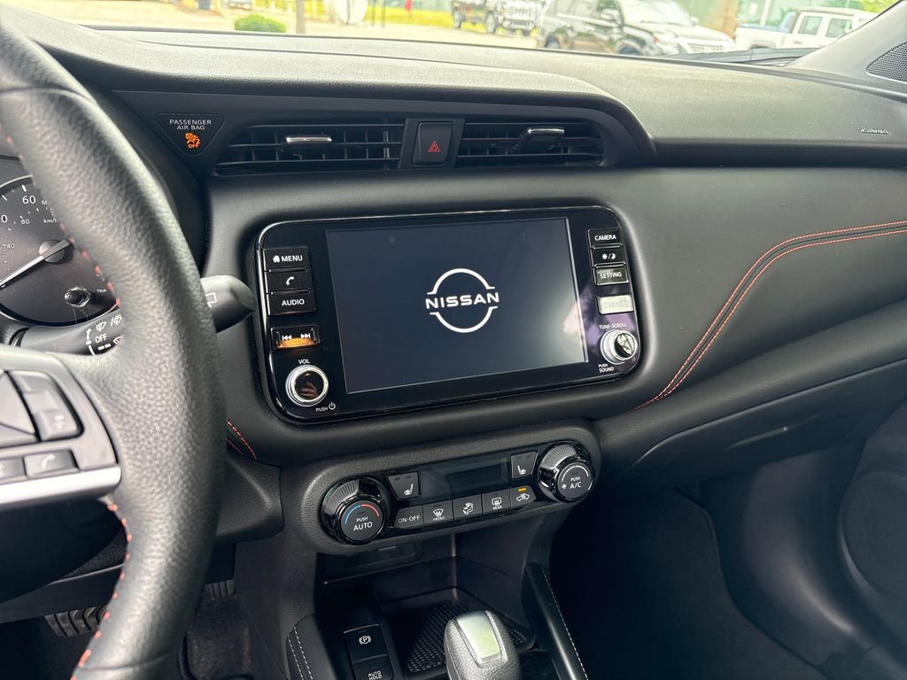 Used 2023 Nissan Kicks SR w/ SR PREMIUM PACKAGE w/ SR Premium Package FWD image 11