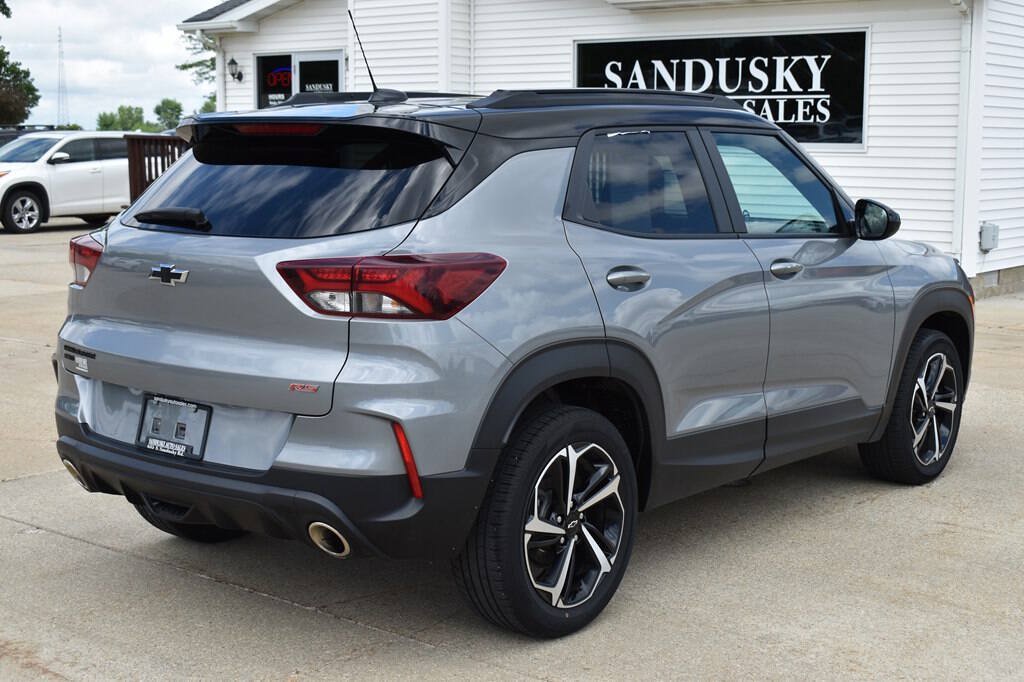 Used 2023 Chevrolet TrailBlazer RS w/ Sun and Liftgate Package AWD/4WD image 3