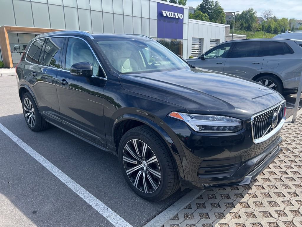 Used 2023 Volvo XC90 B5 Core w/ Climate Package AWD/4WD image 3