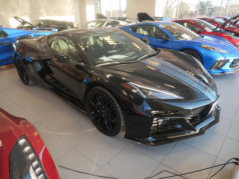 Used 2023 Chevrolet Corvette Z06 w/ Stealth Interior Trim Package video 1