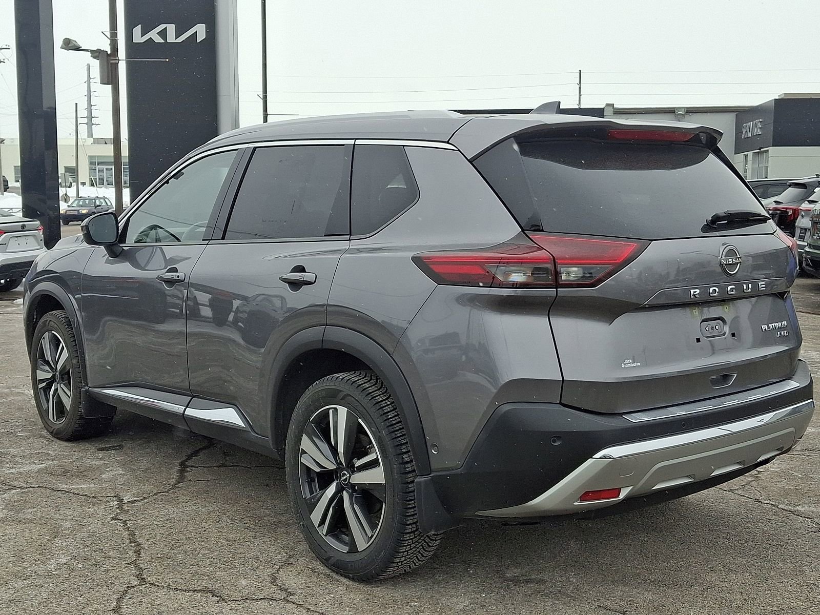 Used 2023 Nissan Rogue Platinum w/ Platinum Premium Package image 4