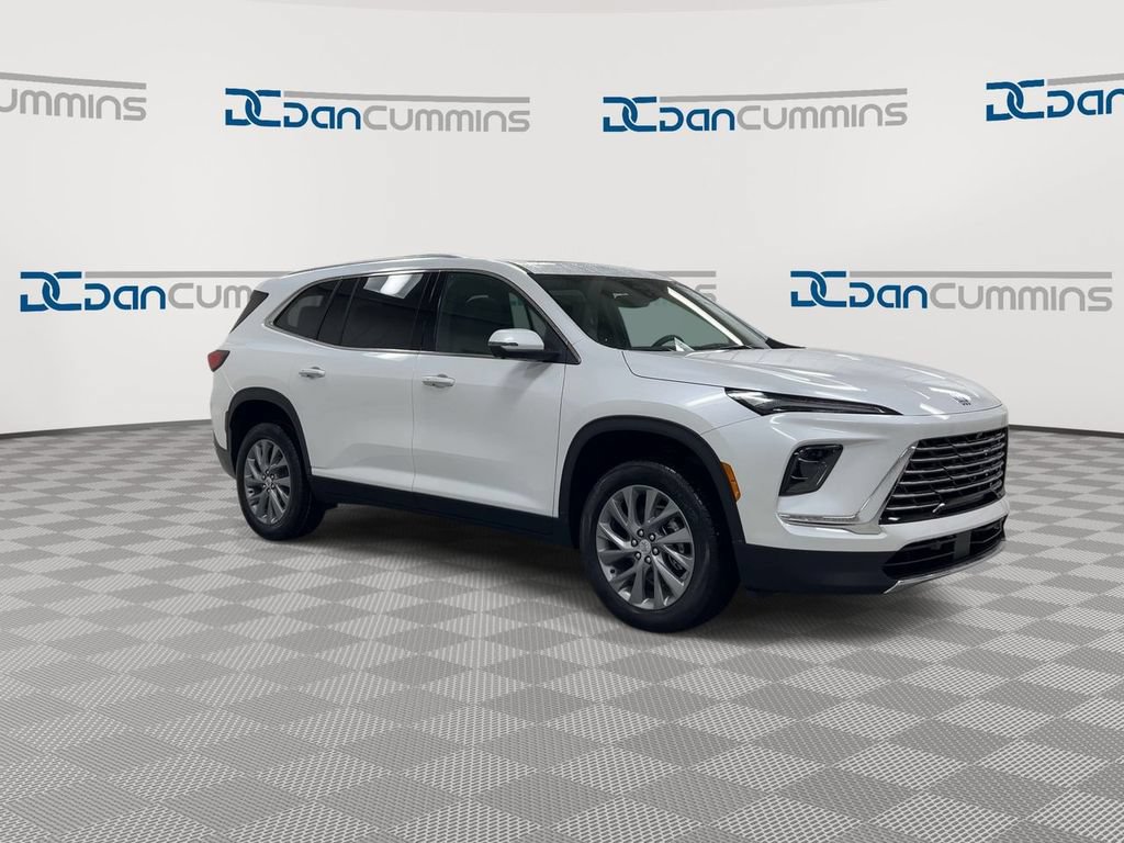Used 2025 Buick Enclave Preferred w/ Power Package AWD/4WD image 2