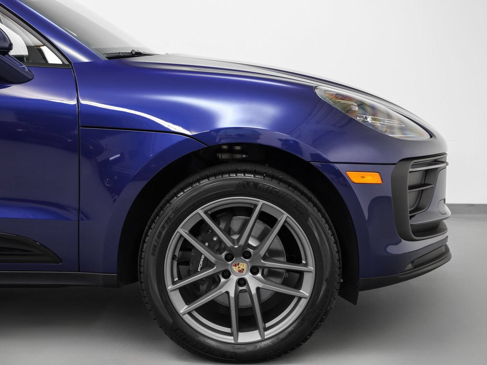 Used 2025 Porsche Macan AWD/4WD image 14