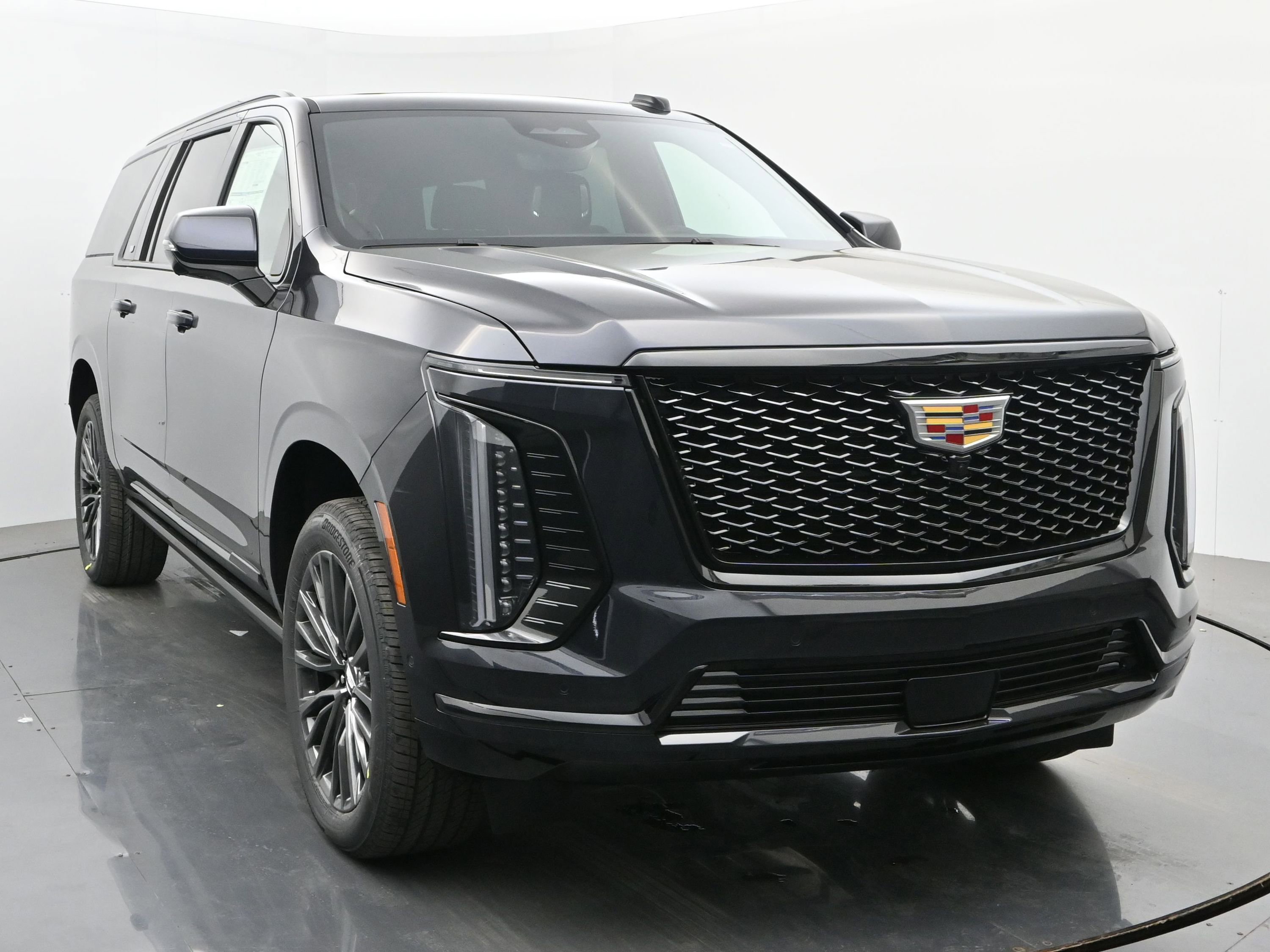New 2026 Cadillac Escalade ESV Platinum Sport w/ LPO, Floor Liner Package AWD/4WD image 8