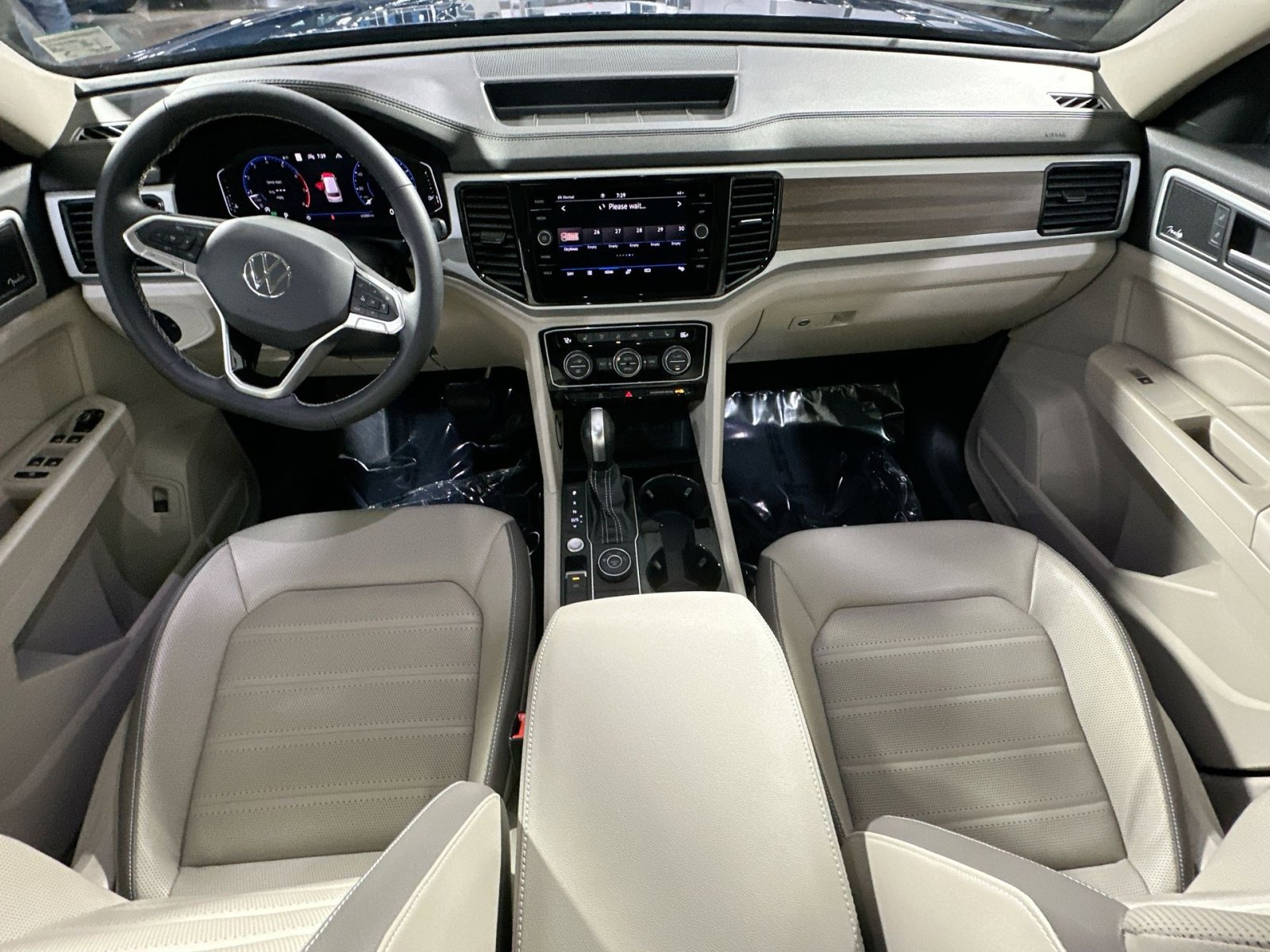 Used 2021 Volkswagen Atlas SEL Premium image 33