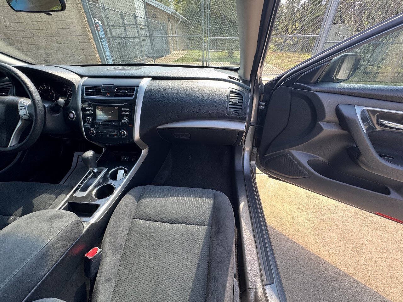 Used 2014 Nissan Altima 2.5 S w/ Display Audio Package FWD image 19