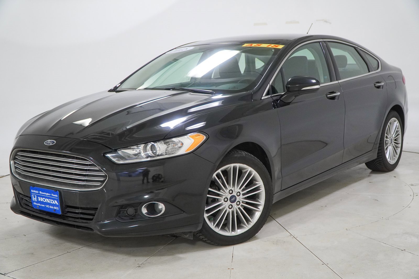Used 2015 Ford Fusion SE w/ Equipment Group 202A image 1