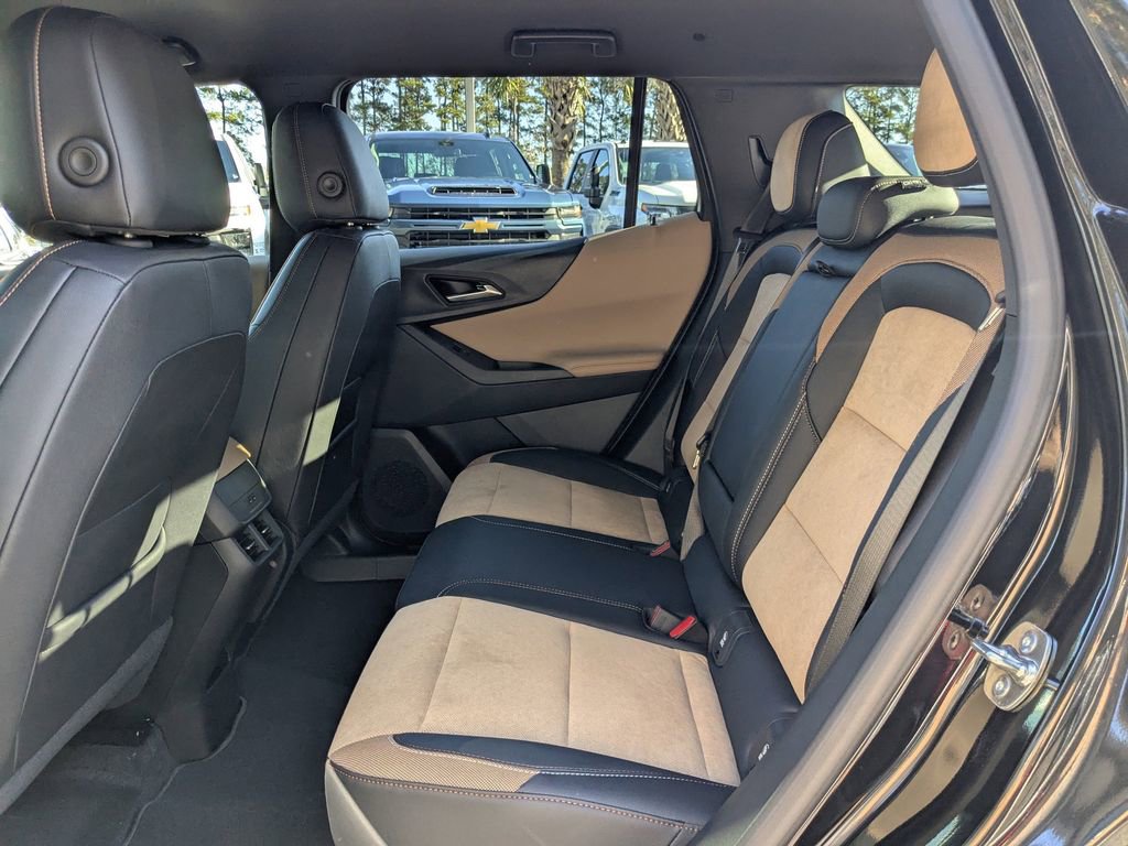New 2025 Chevrolet Equinox ACTIV w/ Safety and Technology Package FWD image 15