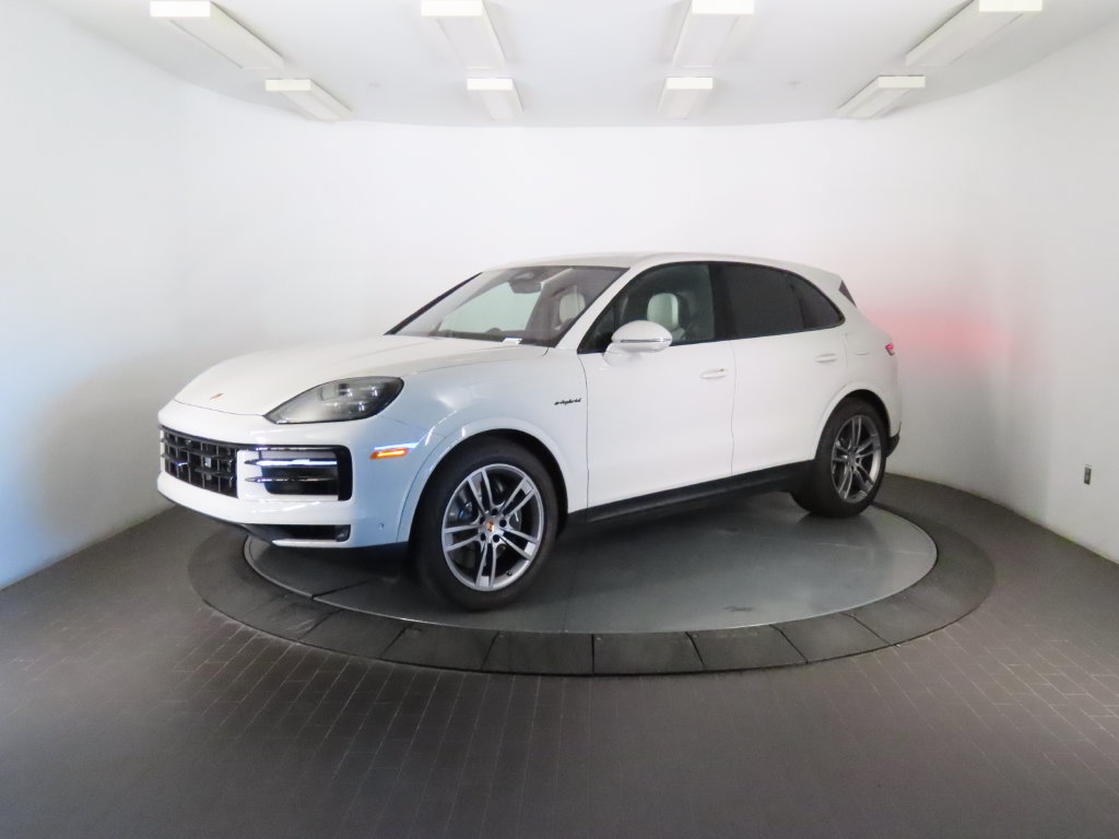Certified 2026 Porsche Cayenne E-Hybrid AWD/4WD image 1