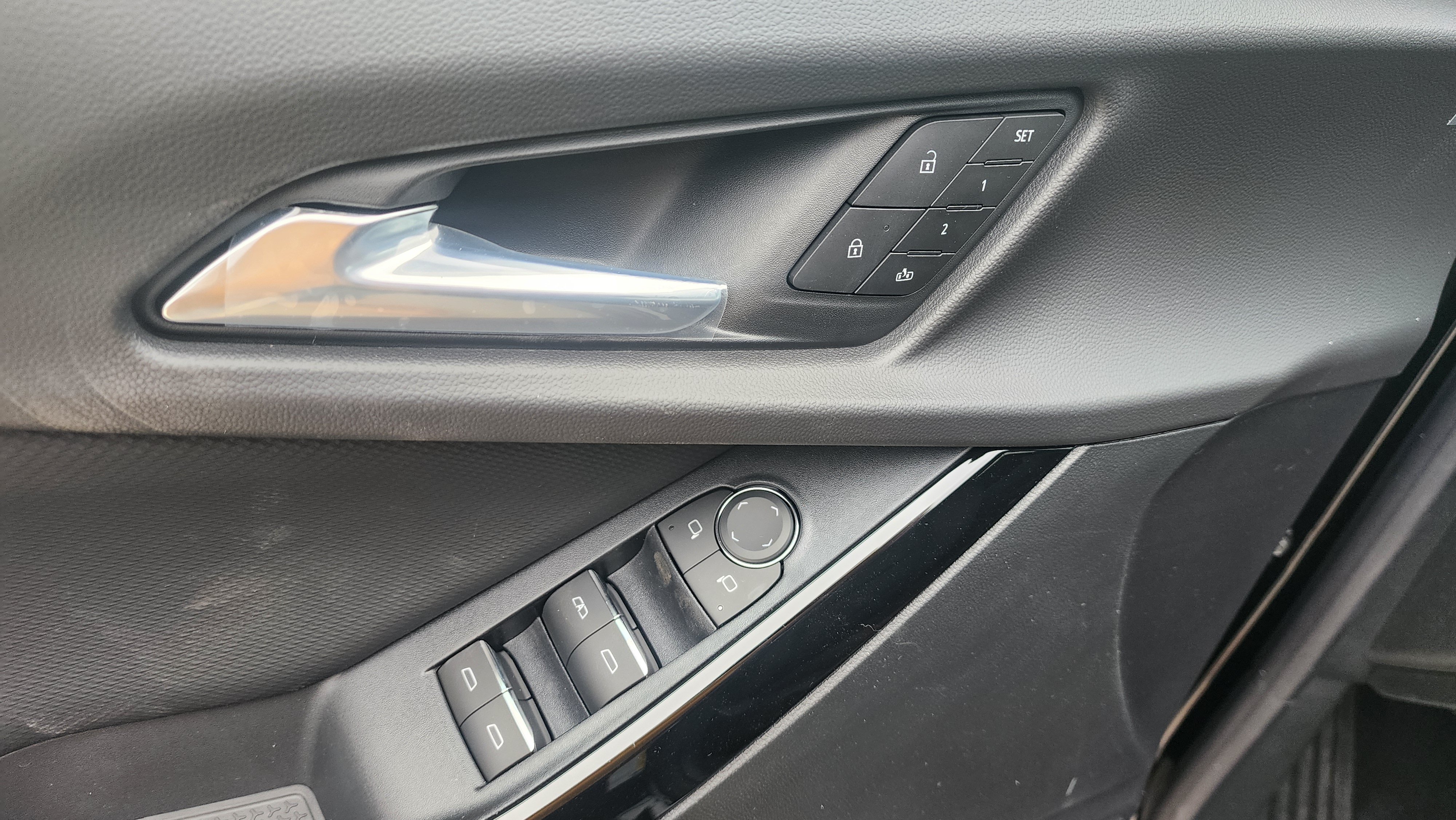 New 2027 Chevrolet Equinox RS w/ Safety and Technology Package AWD/4WD image 8