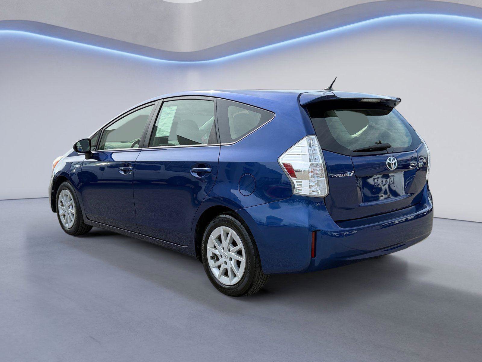 Used 2013 Toyota Prius V Two FWD image 5