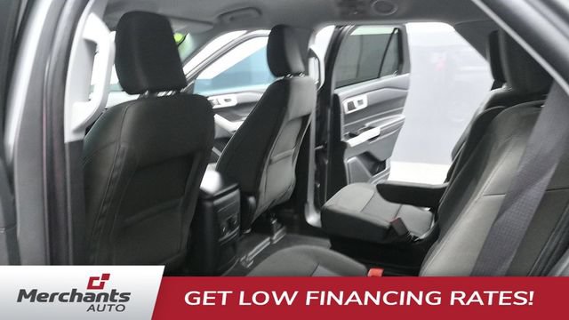Used 2023 Ford Explorer XLT AWD/4WD image 14