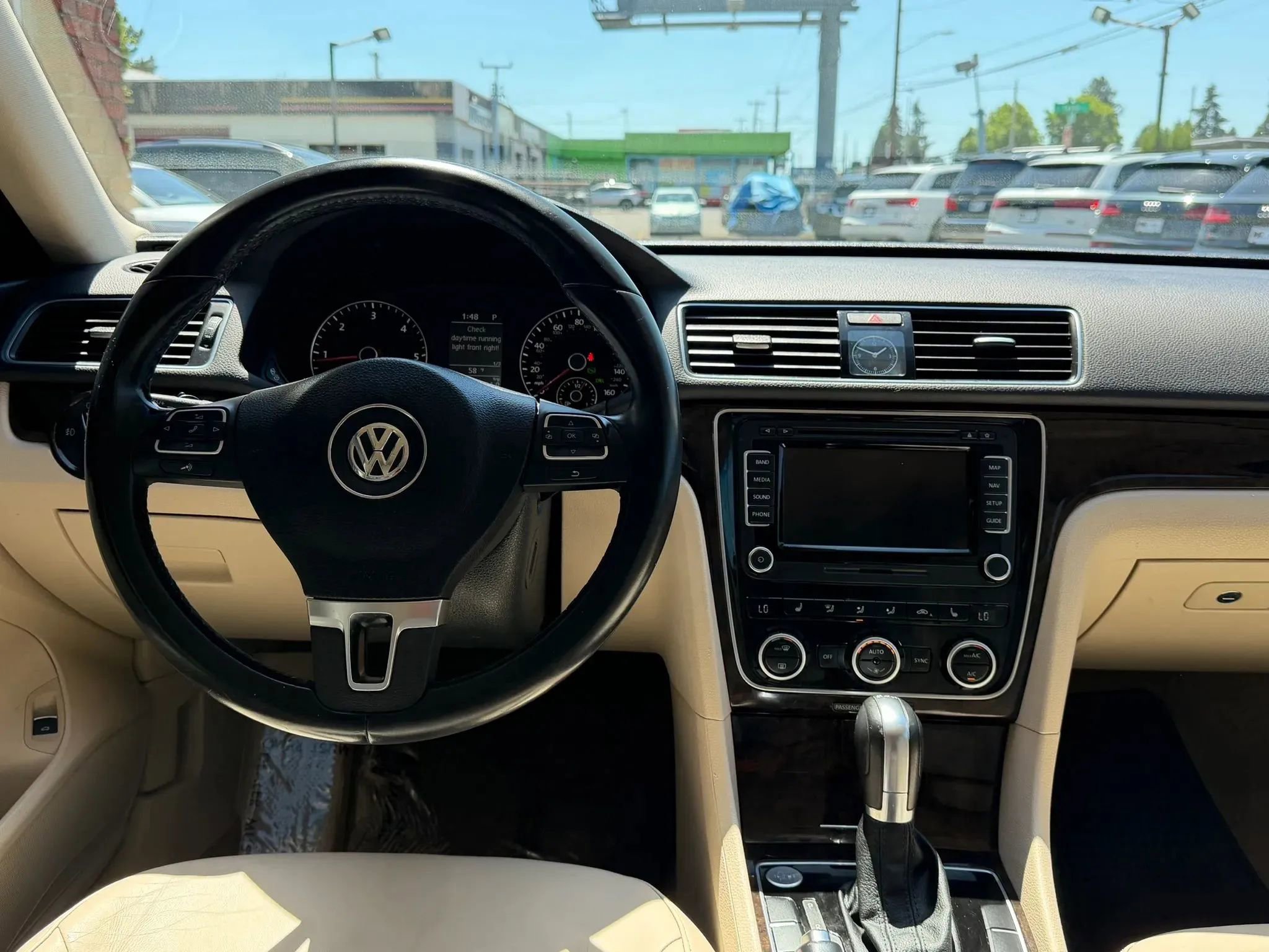 Used 2014 Volkswagen Passat TDI SEL Premium FWD image 16