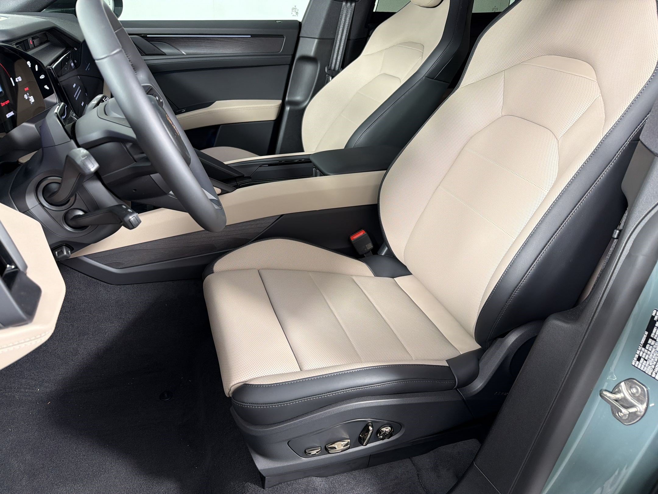 New 2026 Porsche Cayenne Electric AWD/4WD image 5