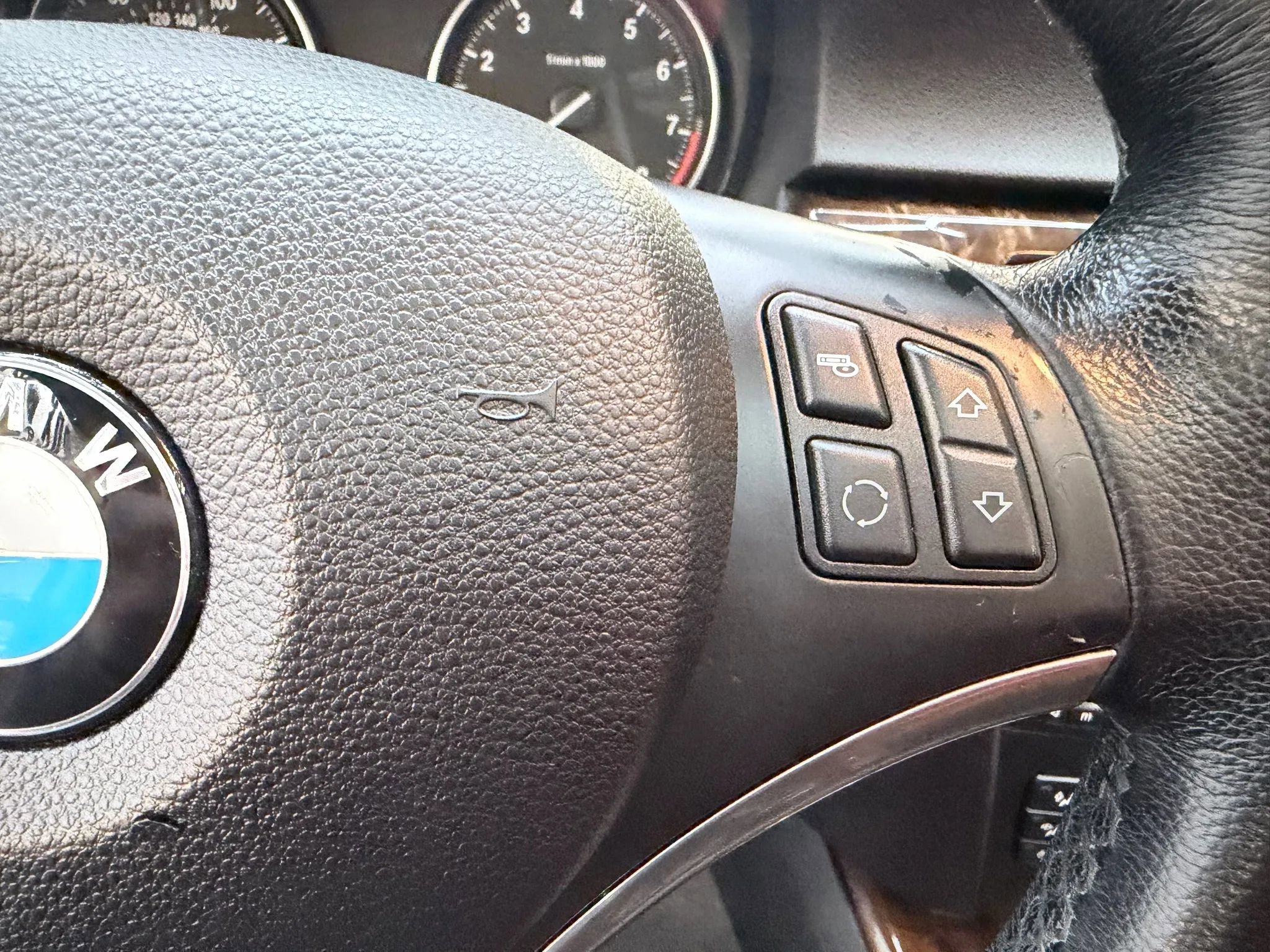 Used 2008 BMW 335i Coupe w/ Premium Pkg image 16