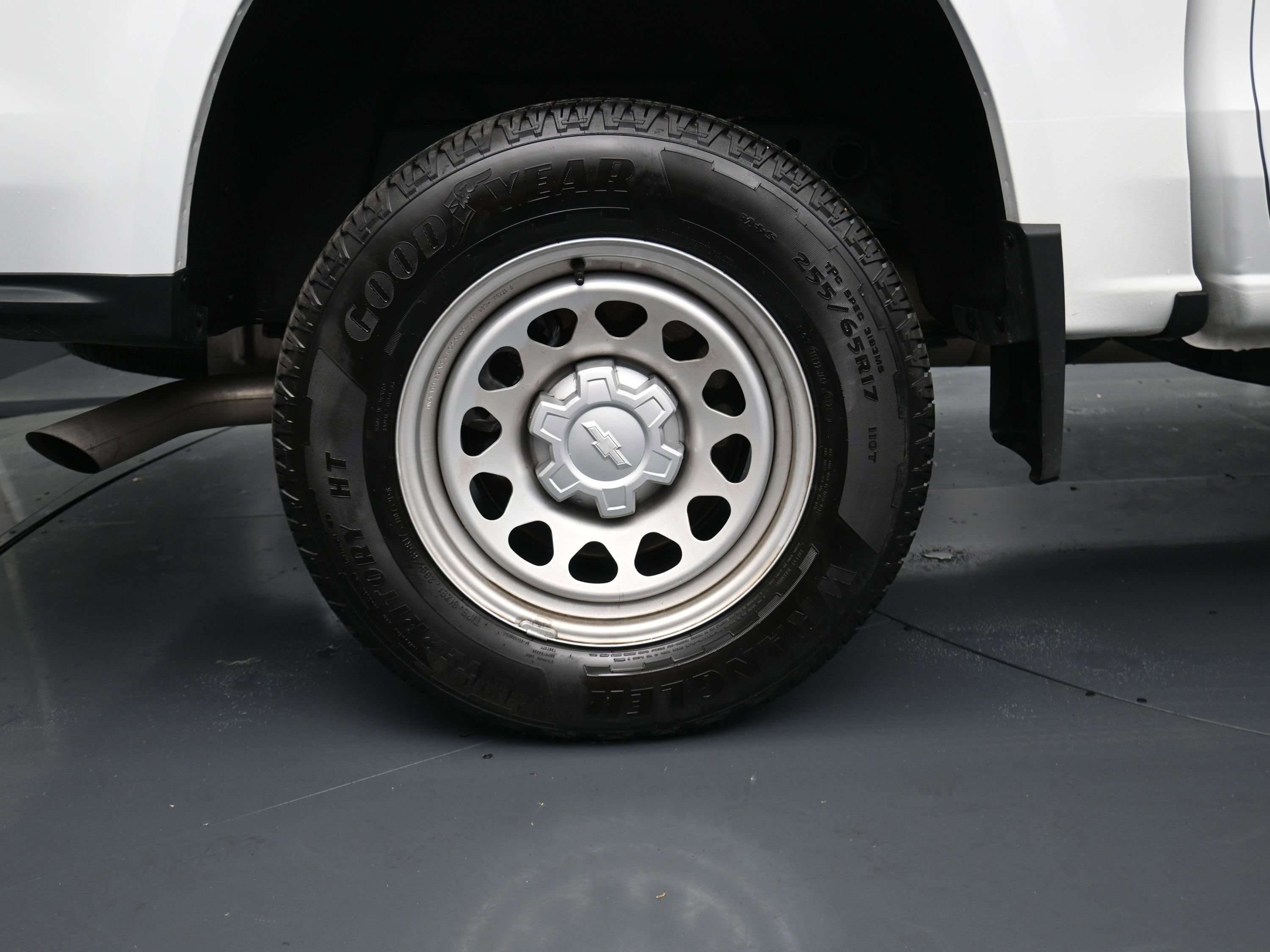 Used 2025 Chevrolet Colorado W/T image 9