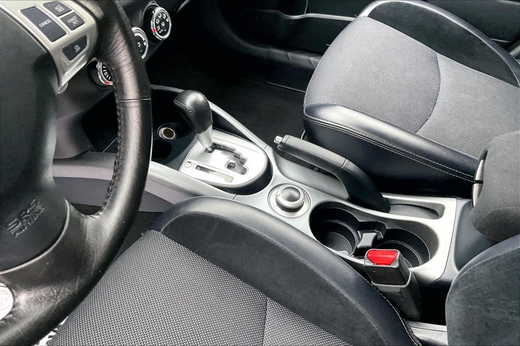 Used 2013 Mitsubishi Outlander SE AWD/4WD image 20