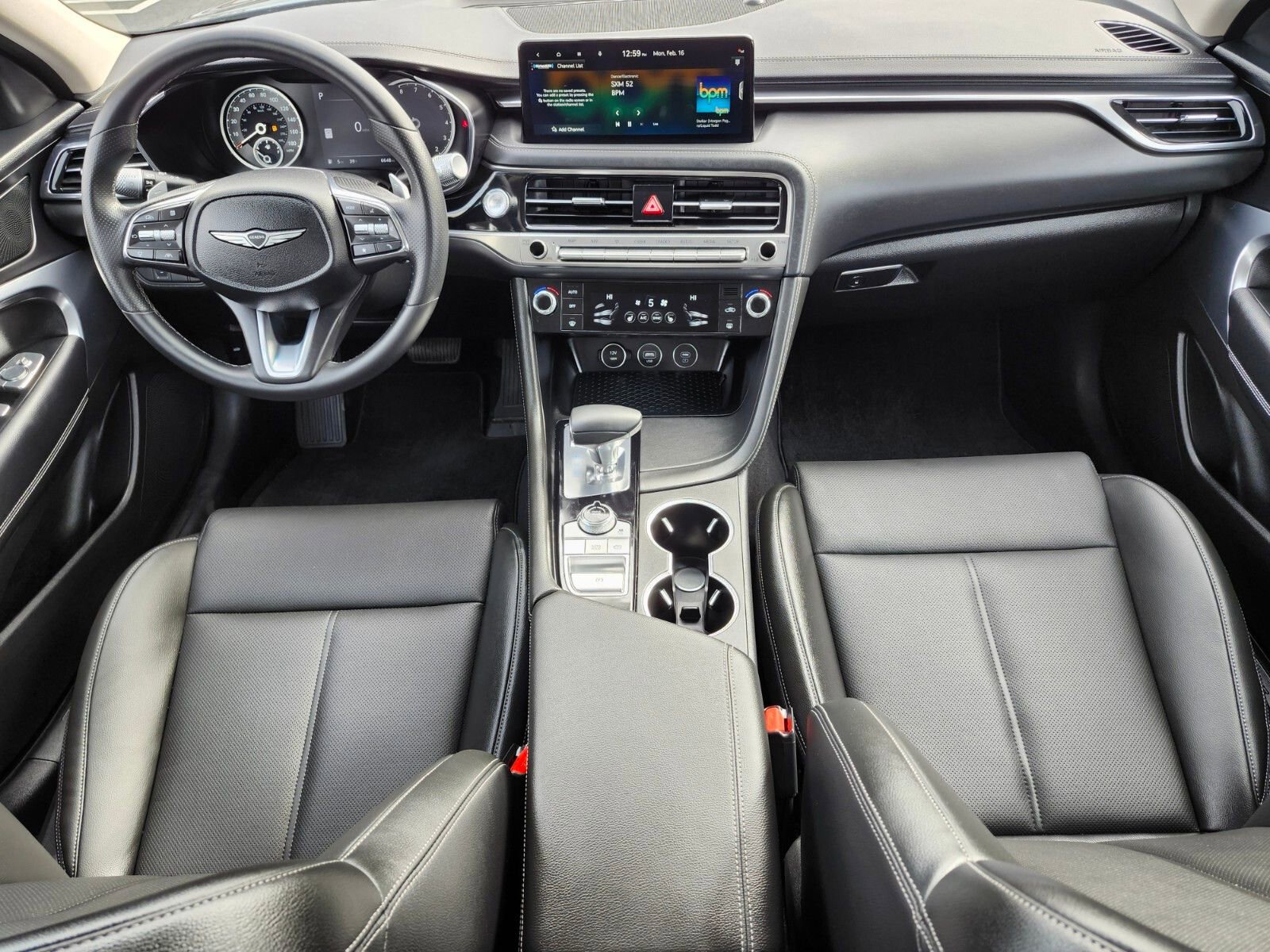 Used 2025 Genesis G70 2.5T image 12