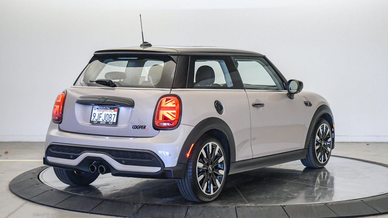 Certified 2024 MINI Cooper S FWD image 5