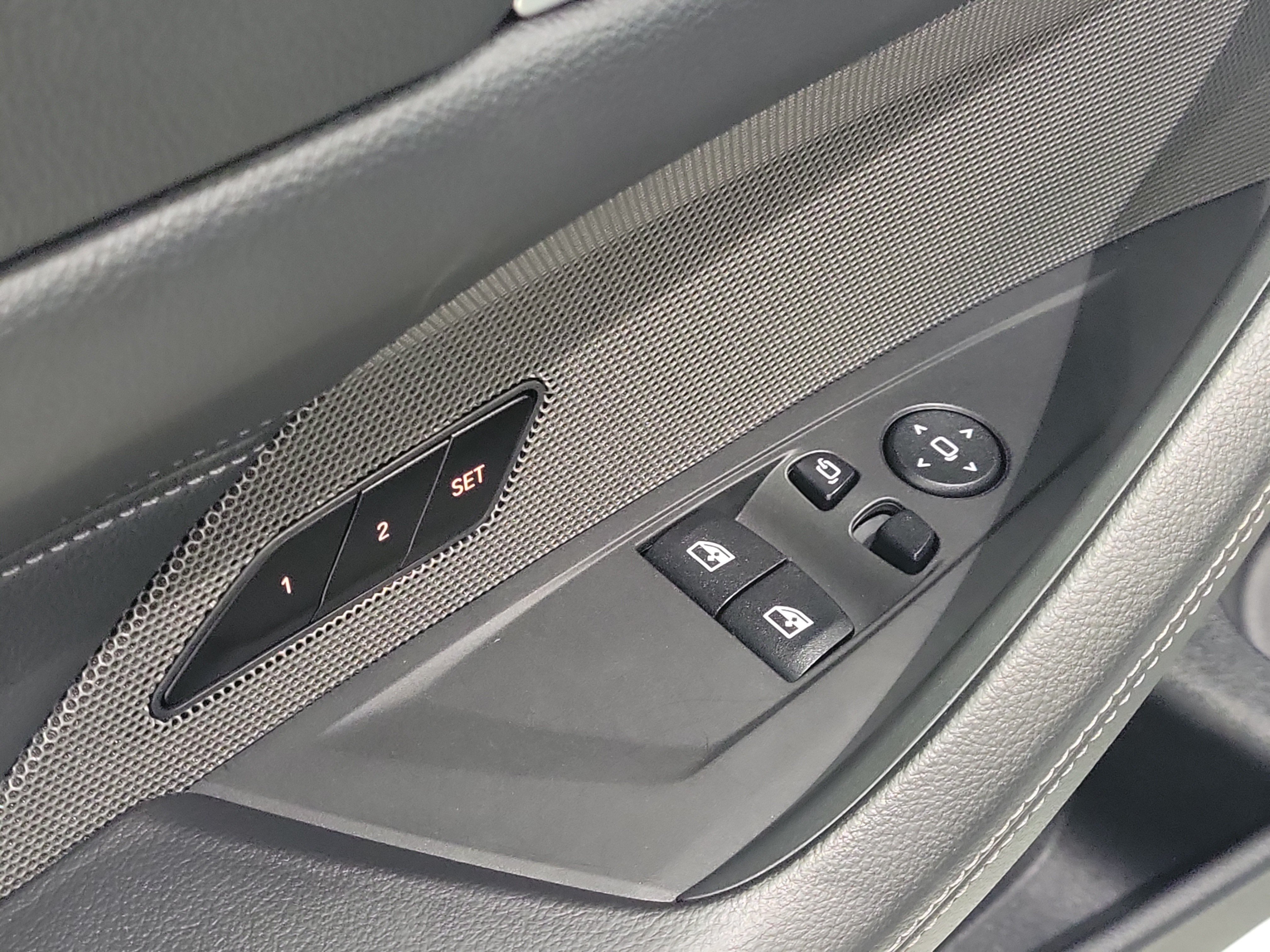 Used 2026 BMW M440i Coupe RWD image 18