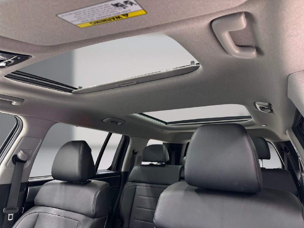 Used 2025 Hyundai Santa Fe Limited FWD image 18