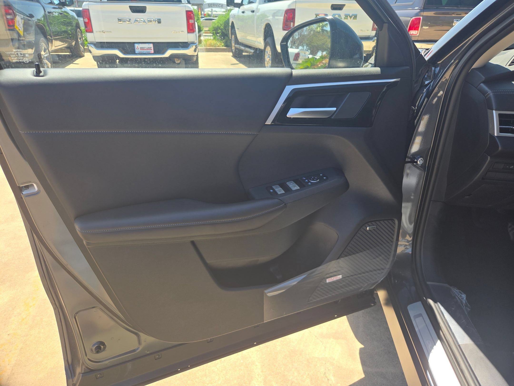 New 2026 Mitsubishi Outlander SE FWD image 11