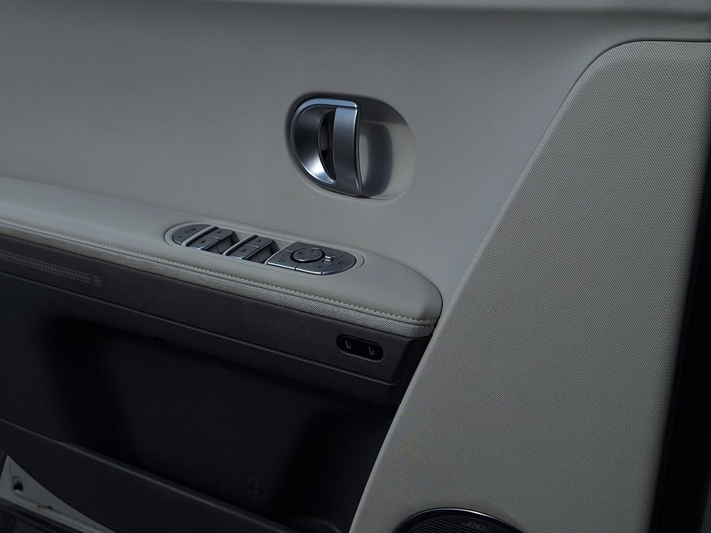Certified 2024 Hyundai Ioniq 5 Limited AWD/4WD image 9