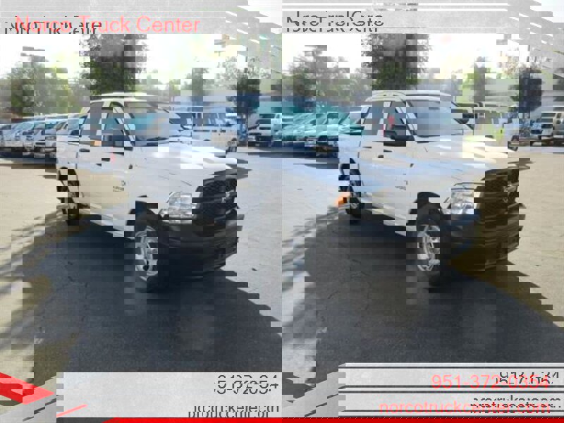 Used 2014 RAM 1500 Tradesman image 1