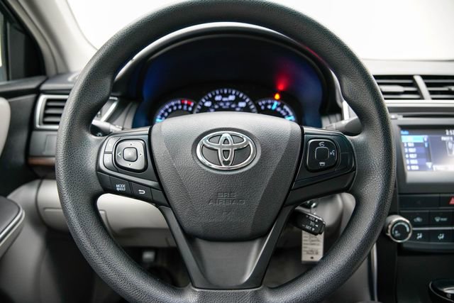 Used 2015 Toyota Camry LE image 15