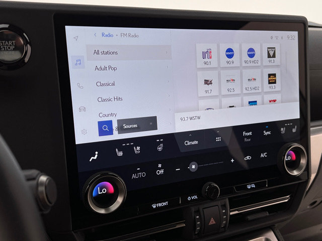 Used 2025 Lexus GX 550 w/ Accessory Package (2T) AWD/4WD image 20