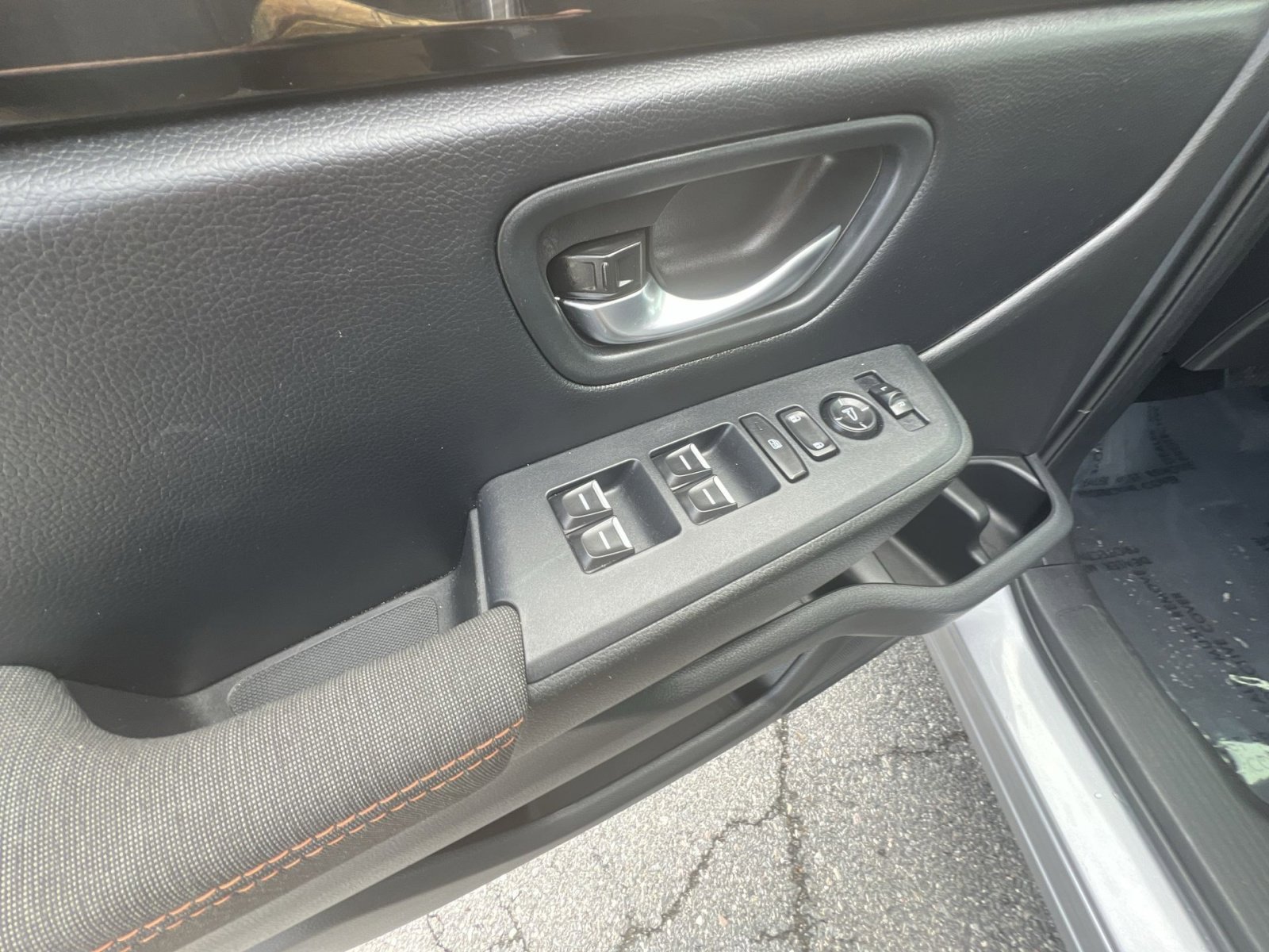 Used 2023 Honda Pilot Sport image 15