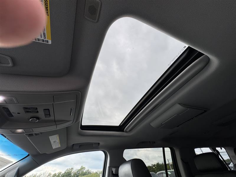 Used 2017 Chevrolet Suburban Premier AWD/4WD image 33