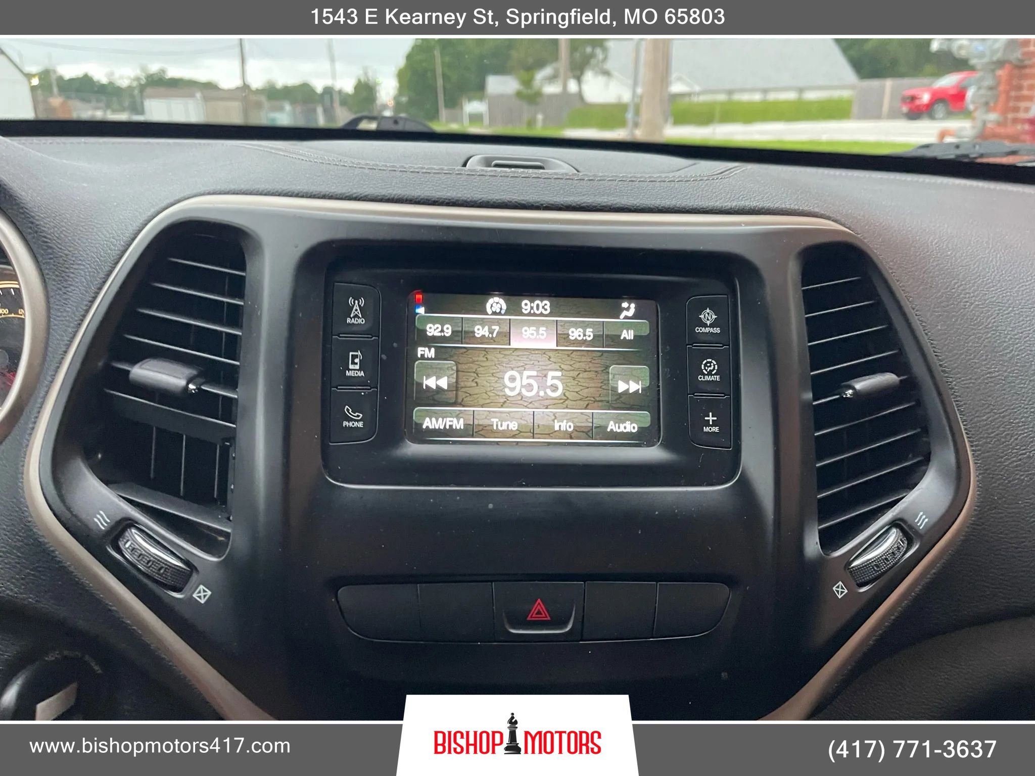 Used 2014 Jeep Cherokee Latitude image 32