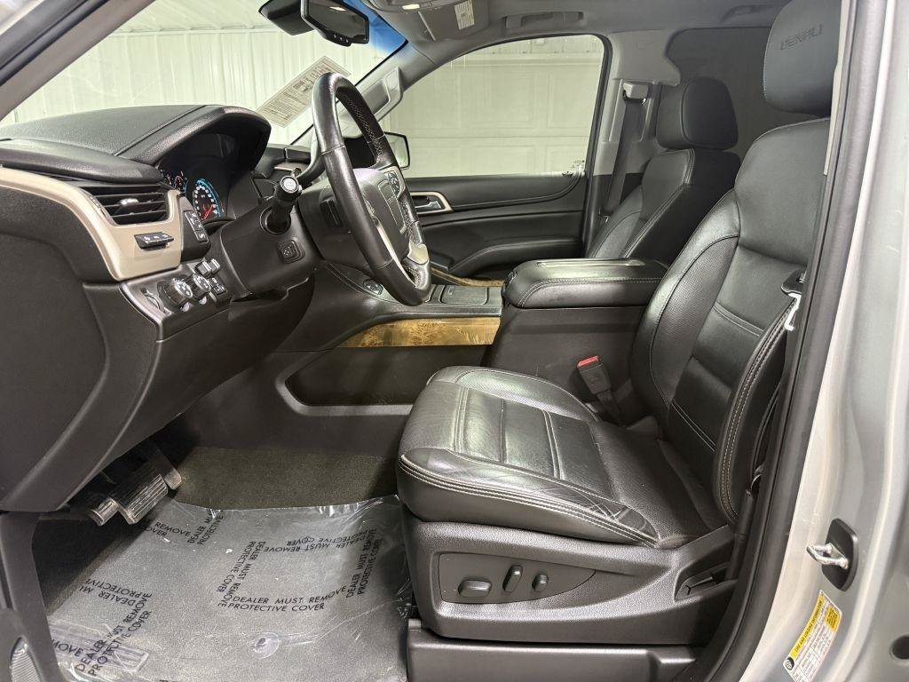 Used 2017 GMC Yukon Denali AWD/4WD image 11