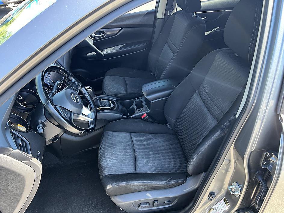 Used 2020 Nissan Rogue SV FWD image 13