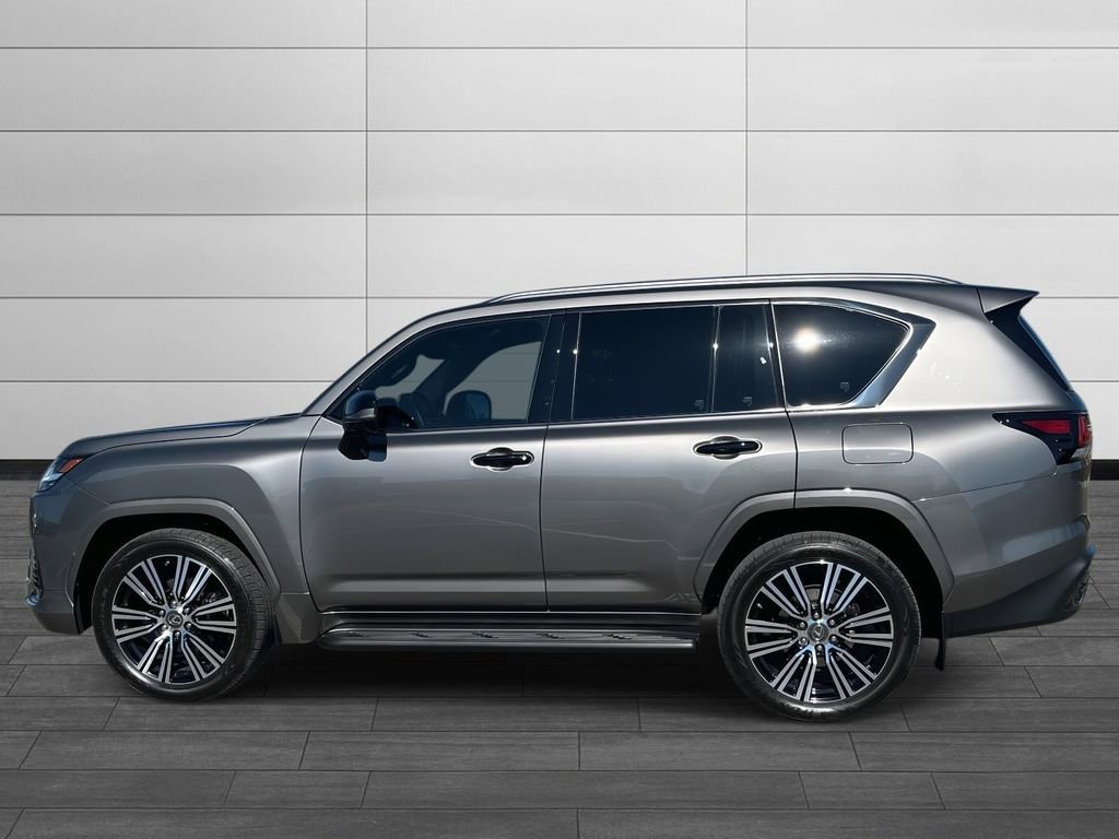 Used 2023 Lexus LX 600 4WD w/ Appearance Package image 2