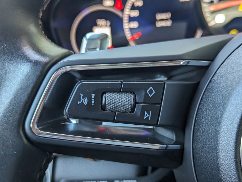 Used 2021 Porsche Panamera RWD image 23