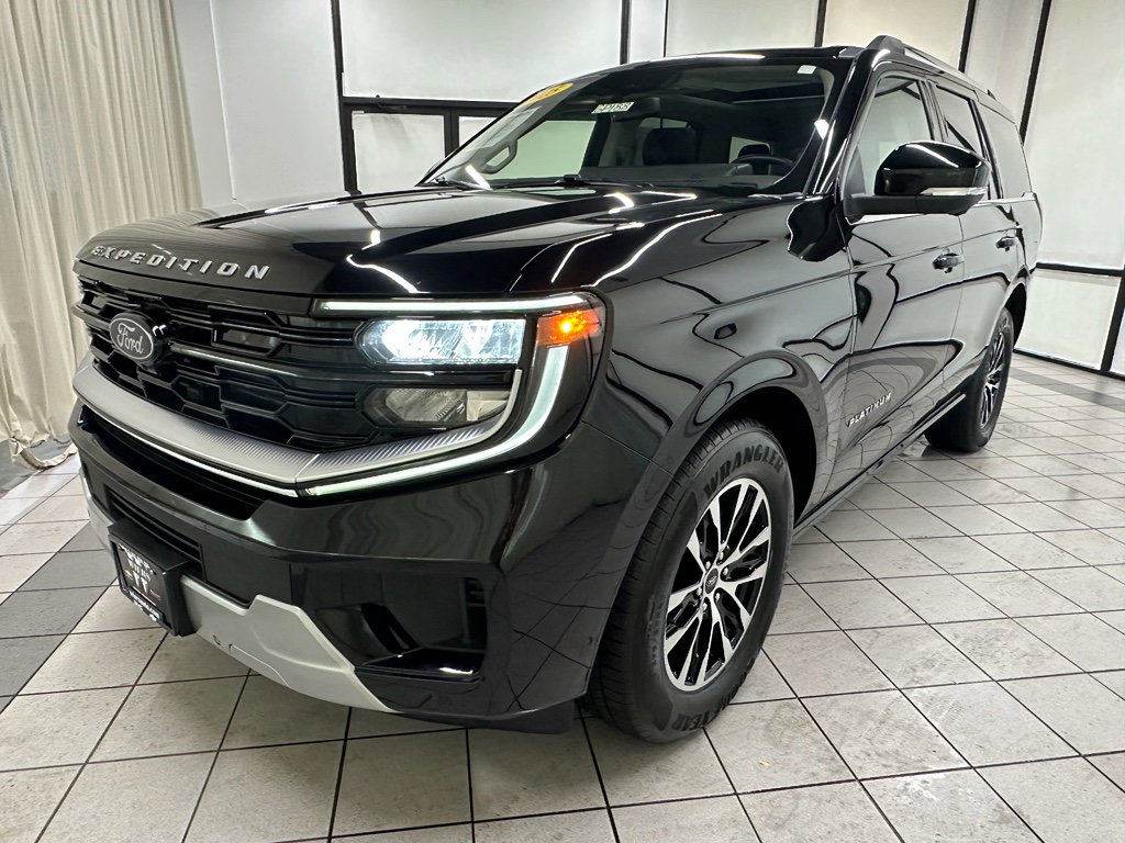Used 2025 Ford Expedition Platinum image 9