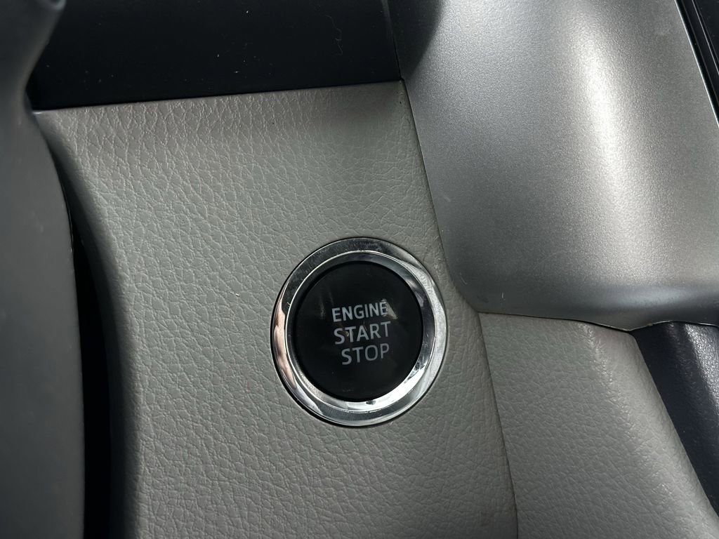 Used 2019 Toyota Highlander XLE image 22