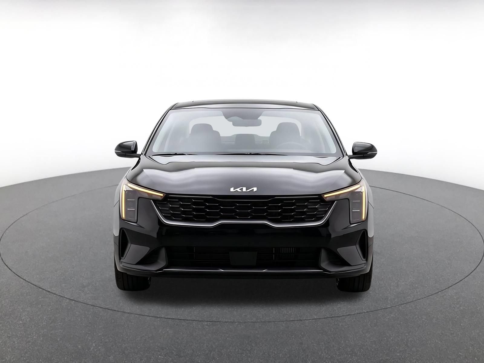 Used 2025 Kia K4 FWD image 2