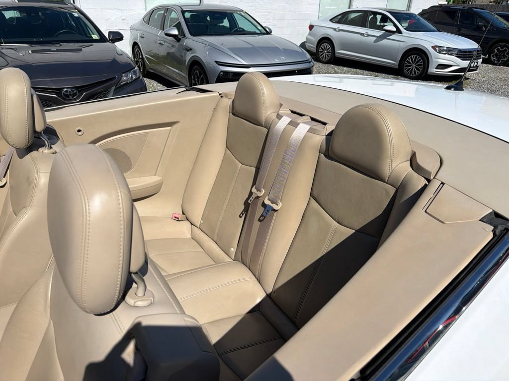 Used 2013 Chrysler 200 Limited FWD image 19