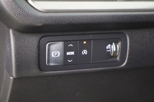 Used 2025 Chevrolet Traverse LT w/ Midnight/Sport Edition image 24