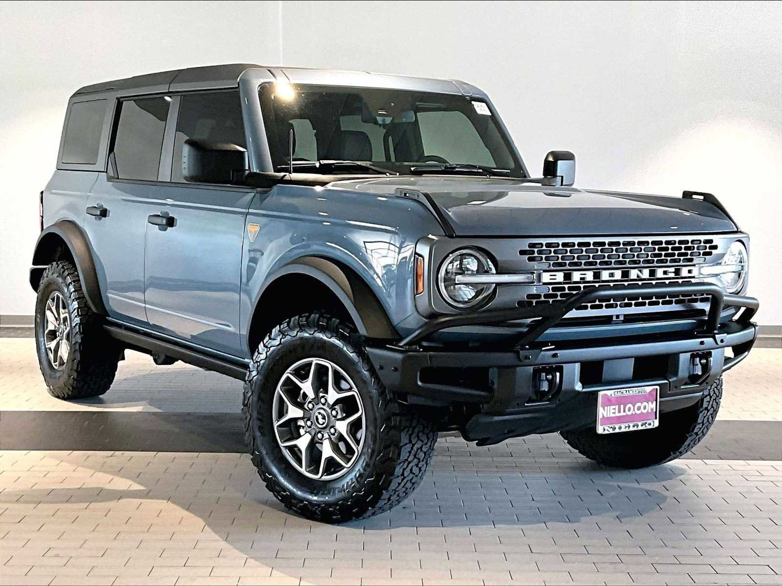 Used 2024 Ford Bronco Badlands image 12