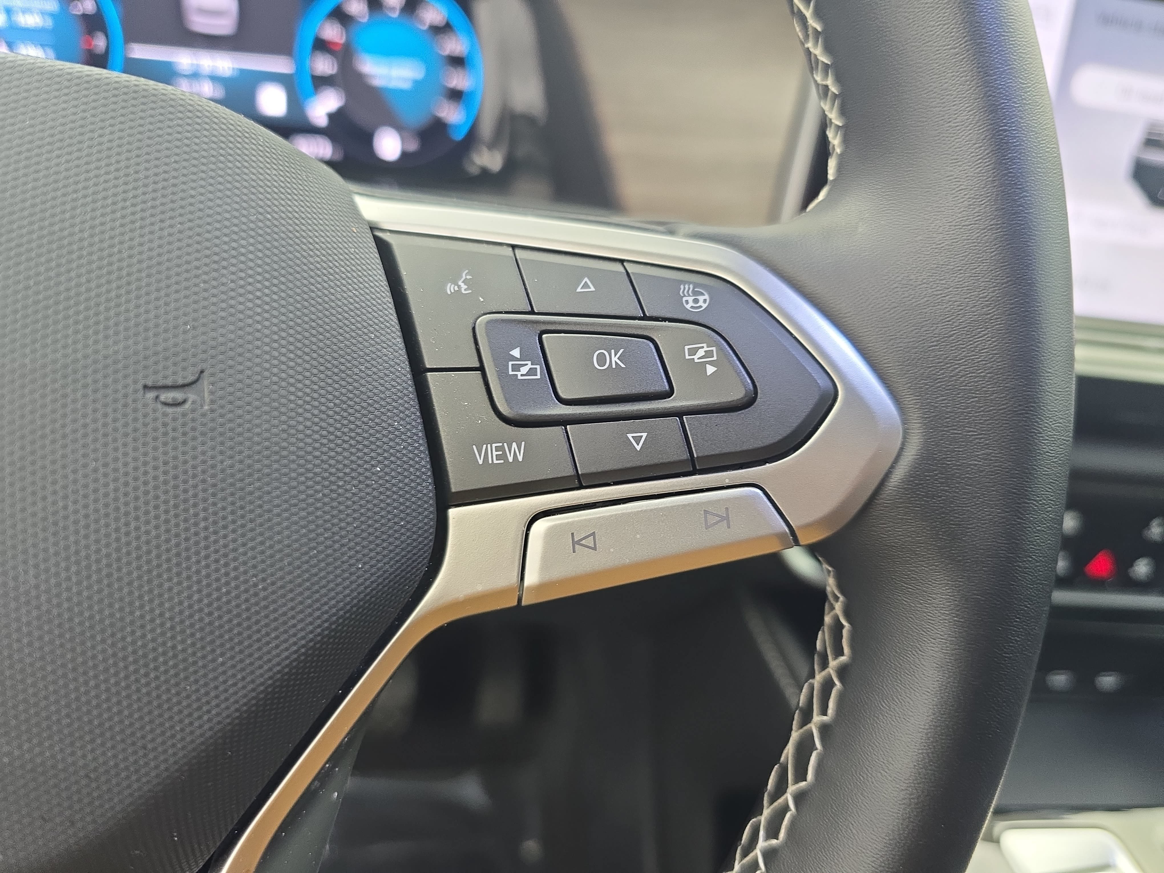 Used 2026 Volkswagen Atlas SEL AWD/4WD image 19