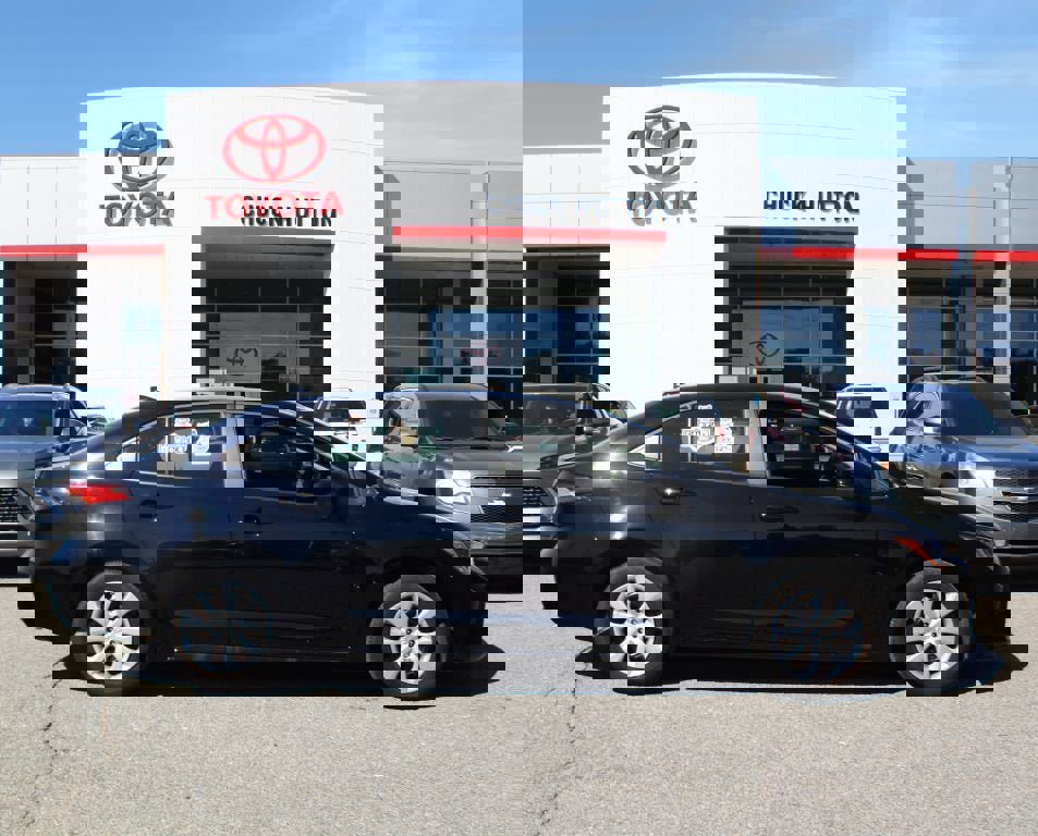 Used 2024 Toyota Corolla LE image 1