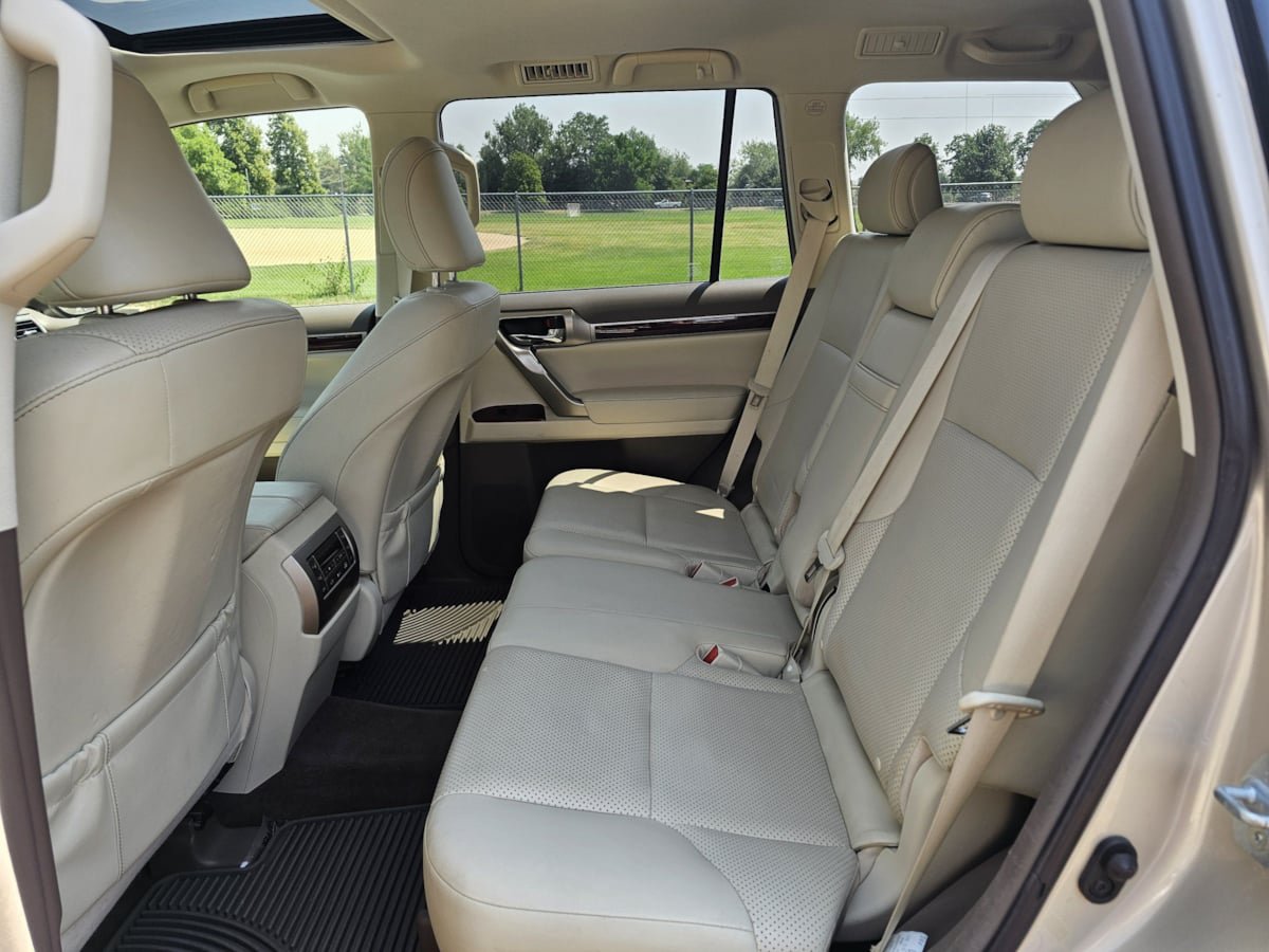 Used 2012 Lexus GX 460 w/ Comfort Plus Pkg AWD/4WD image 32